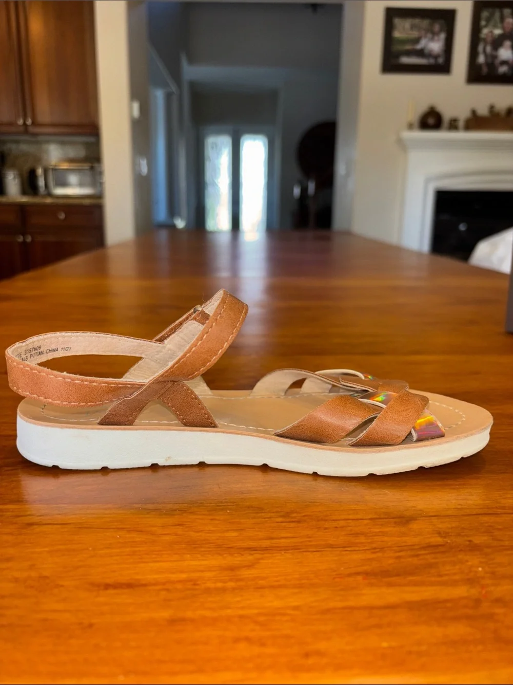 CROWN VINTAGE GIRLS SANDALS EUC SIZE 4 CHARLOTTE BROWN IRIDESCENT STRAPPY BOHO🤎